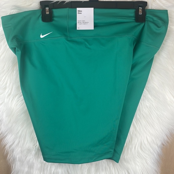 NWT Women’s Nike One Mid-rise Bike Short training XXL - Picture 5 of 5